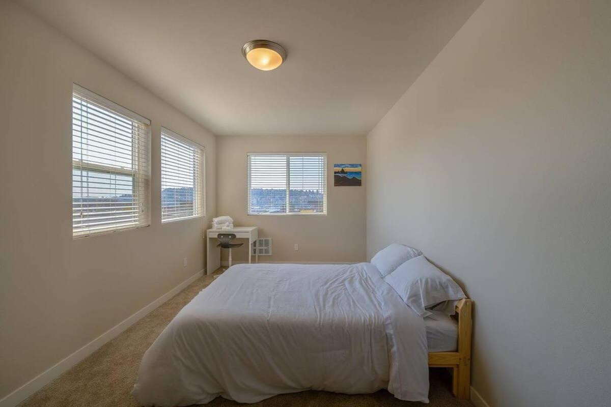 A-Seattle Urban Village- Orcas- Roof Top View Deck Exterior photo
